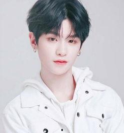 娱乐吃瓜姐黄明昊,娱乐吃瓜界的“瓜王”传奇