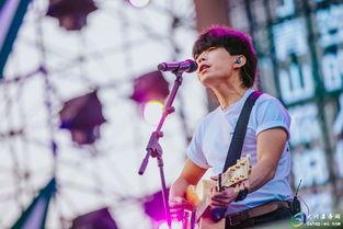 赵雷成都故事背景,赵雷笔下的人文情怀与城市记忆