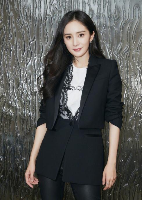 杨幂黑衣照片,尽显神秘魅力